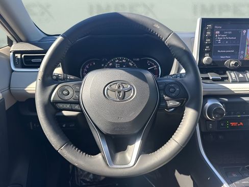 Used 2019 Toyota RAV4 Limited image 14