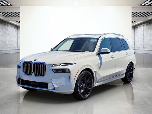 Used 2023 BMW X7 xDrive40i w/ Premium Package AWD/4WD image 12