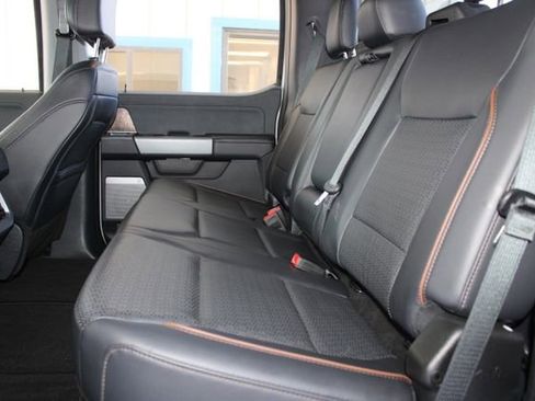 Used 2025 Ford F250 Lariat w/ Black Appearance Package image 22