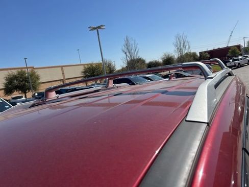 Used 2024 Nissan Pathfinder SL image 8