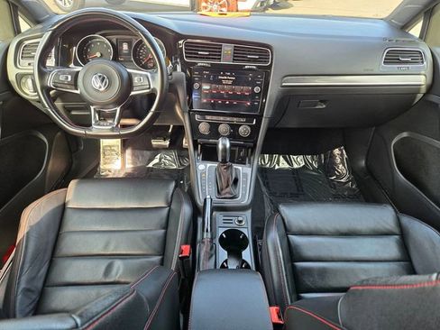 Used 2020 Volkswagen GTI SE image 9