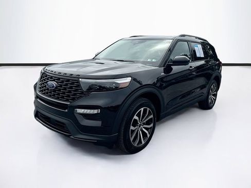 Used 2023 Ford Explorer ST-Line w/ Class IV Trailer Tow Package AWD/4WD image 3