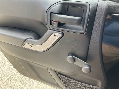 Used 2015 Jeep Wrangler Sport image 12