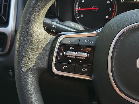 Used 2023 Kia Sorento LX FWD image 19