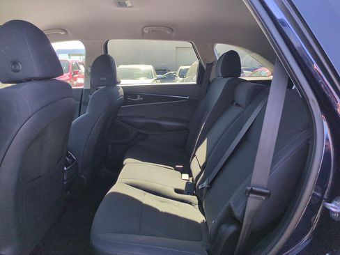 Used 2020 Kia Sorento AWD V6 image 27