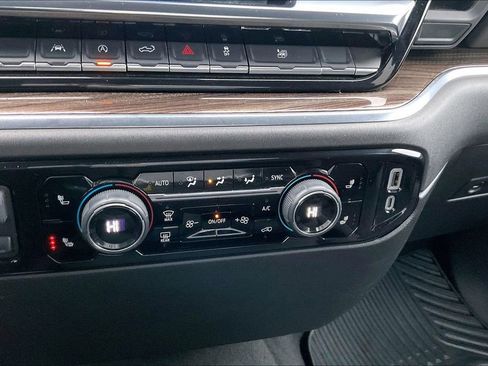 Used 2025 Chevrolet Silverado 1500 LT image 16