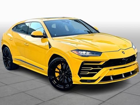 Used 2022 Lamborghini Urus AWD/4WD image 3