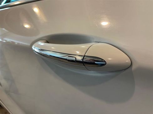 Used 2019 Buick Envision Essence image 95