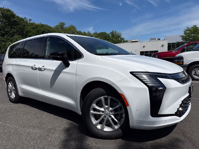 New 2027 Chrysler Pacifica Select w/ Family Tech Group AWD/4WD 360° Tour