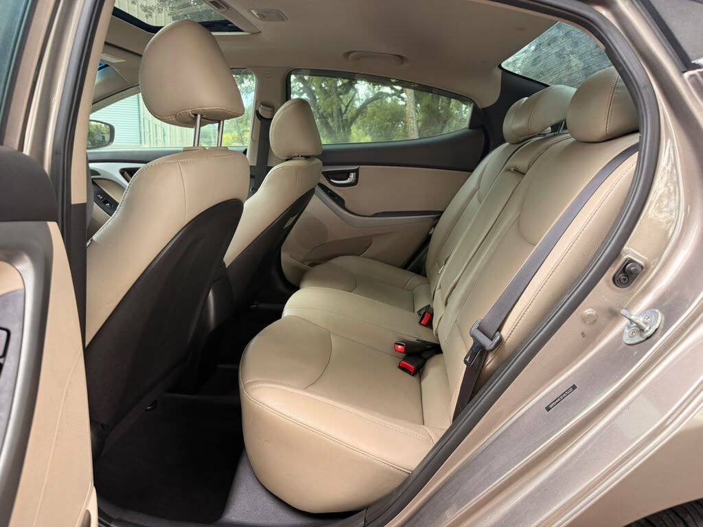 Used 2015 Hyundai Elantra Limited w/ Option Group 05 FWD image 12