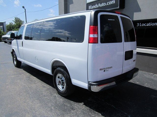 Used 2025 GMC Savana 3500 LT w/ LT Preferred Equipment Group RWD image 3