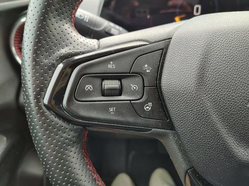 Used 2024 Chevrolet Trax RS FWD image 10