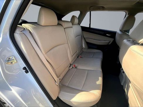 Used 2017 Subaru Outback 2.5i Limited AWD/4WD image 23