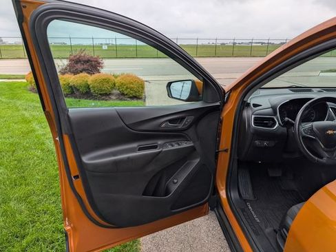 Used 2018 Chevrolet Equinox LT FWD image 25