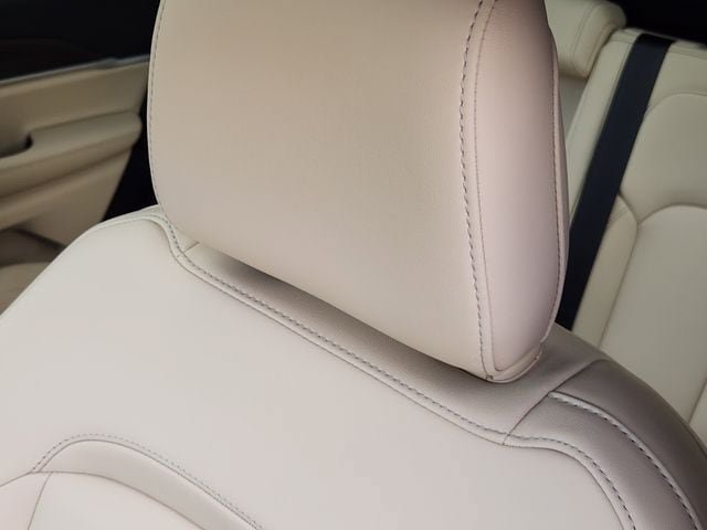 New 2026 Jeep Grand Cherokee Limited w/ Limited Altitude Package RWD image 10