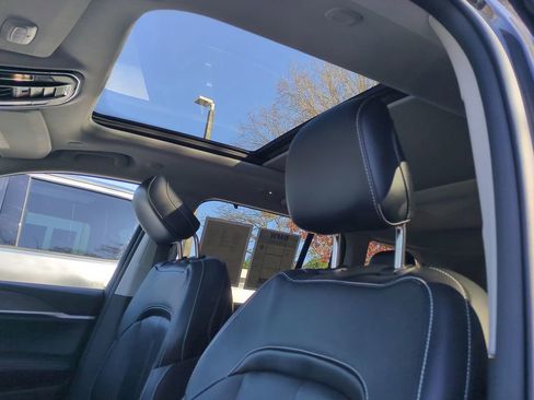 Used 2023 Jeep Grand Cherokee Limited w/ Luxury Tech Group II image 20