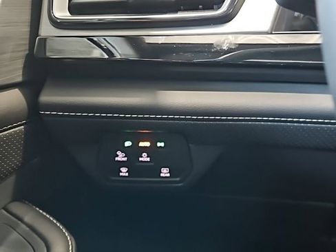 New 2026 Volkswagen Atlas Cross Sport SE AWD/4WD image 34