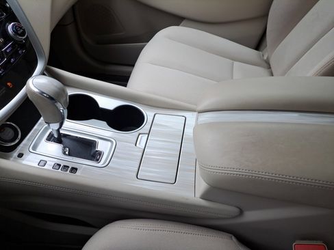 Used 2017 Nissan Murano SV image 31