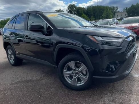Used 2025 Toyota RAV4 LE AWD/4WD image 8