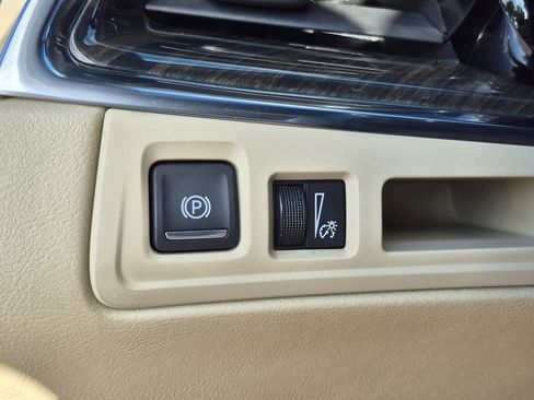 Used 2019 Cadillac XT5 FWD image 27