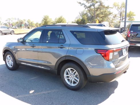 New 2025 Ford Explorer Active w/ Active Comfort Package image 8