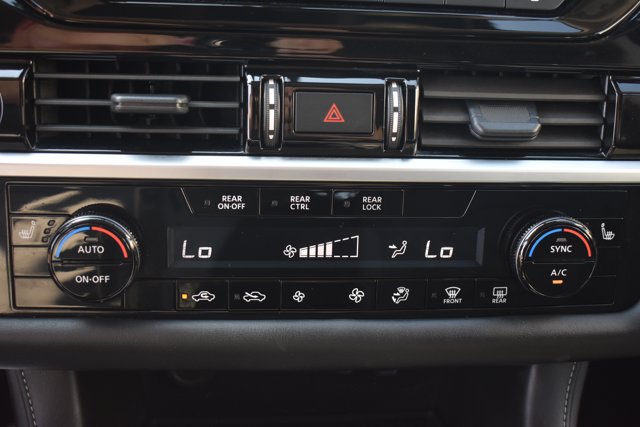 Used 2025 Nissan Pathfinder SV FWD image 26
