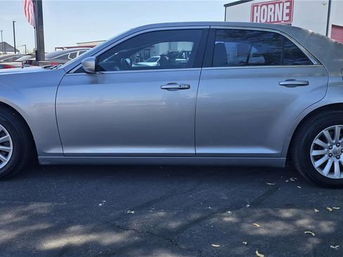 Used 2014 Chrysler 300 RWD image 8