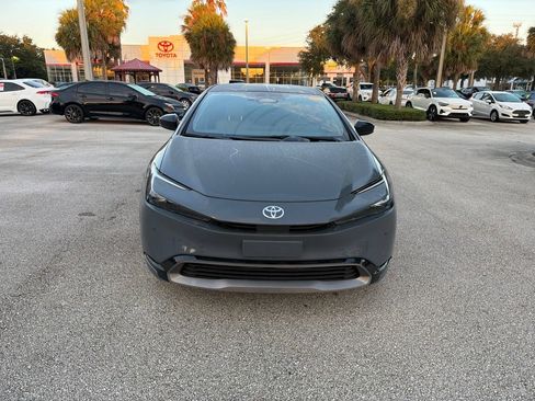 Used 2024 Toyota Prius XLE FWD image 5
