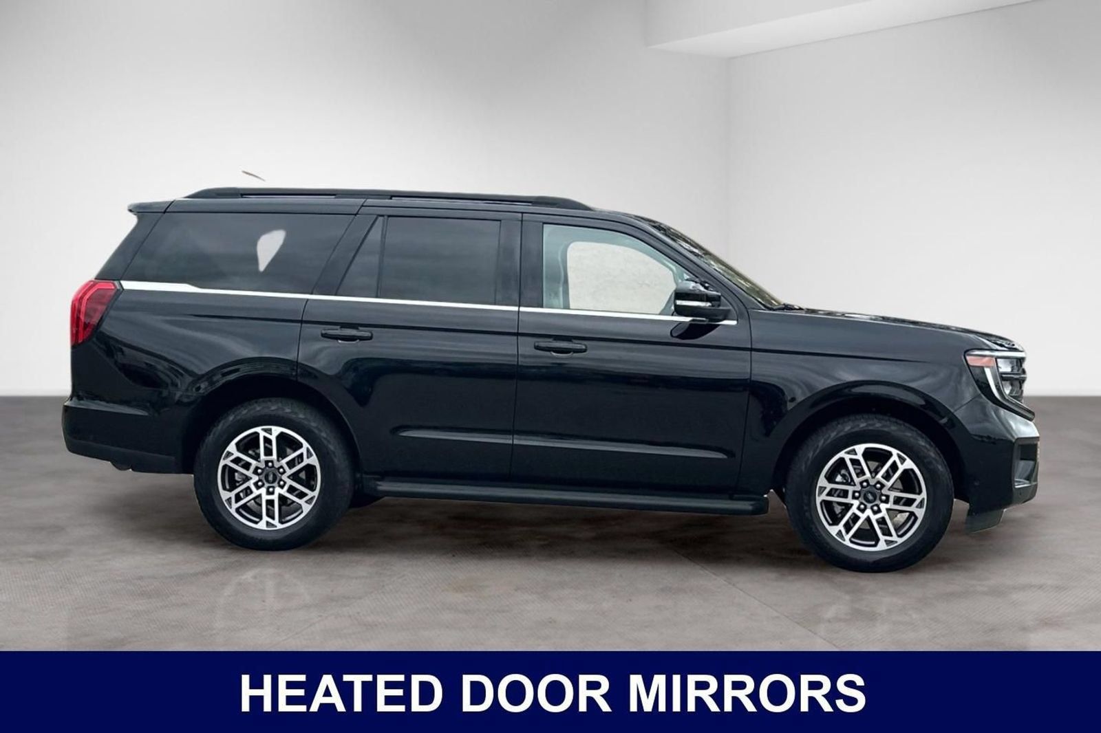 Used 2025 Ford Expedition Active AWD/4WD image 7