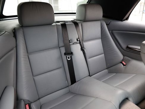 Used 2005 BMW 330Ci Convertible image 16