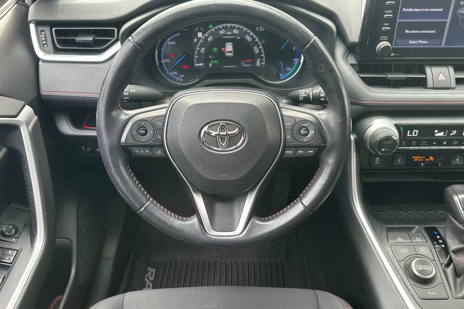 Used 2021 Toyota RAV4 SE w/ Weather & Moonroof Package AWD/4WD image 17
