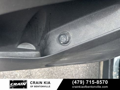 Used 2018 Chevrolet Equinox LT FWD image 18