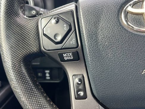 Used 2020 Toyota Tacoma TRD Off-Road w/ Technology Package AWD/4WD image 20