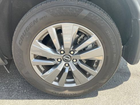 Certified 2024 Nissan Pathfinder SV FWD image 6