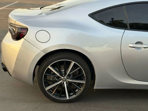 Used 2018 Toyota 86 image 14