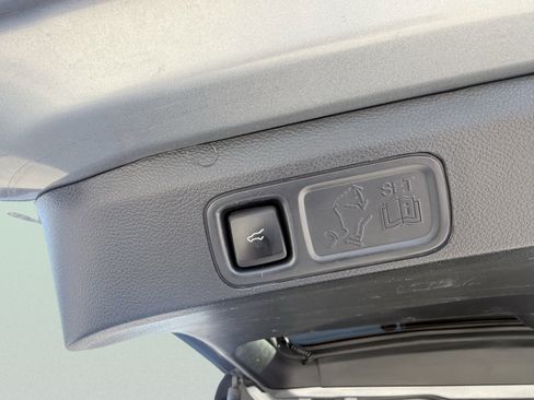 Used 2023 Ford Expedition Max Limited image 24