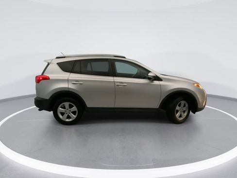 Used 2014 Toyota RAV4 XLE AWD/4WD image 5