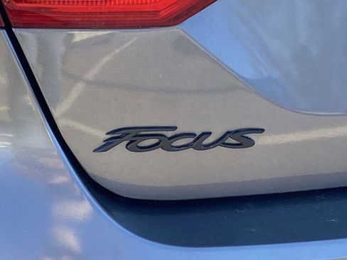 Used 2012 Ford Focus Titanium image 11