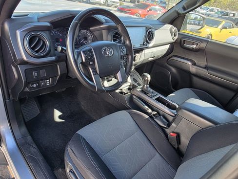 Used 2020 Toyota Tacoma TRD Sport image 36