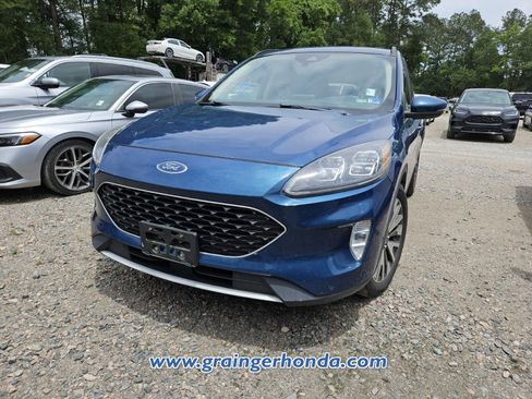 Used 2020 Ford Escape Titanium FWD image 2