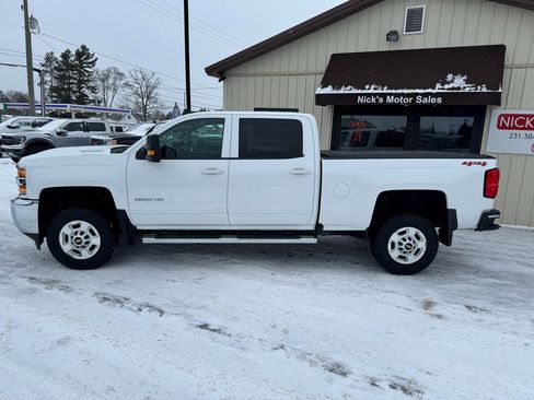 Used 2019 Chevrolet Silverado 2500 LT image 2