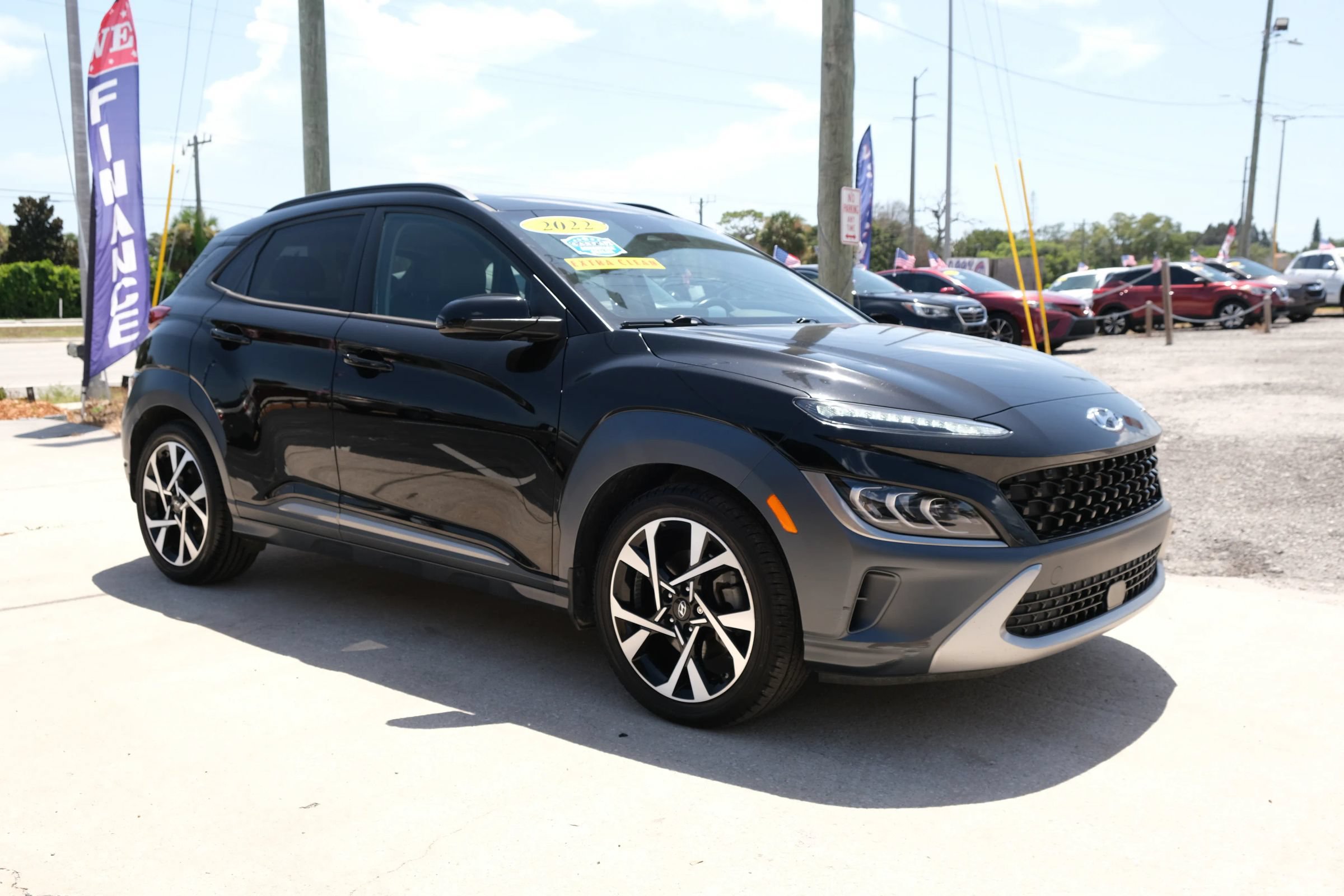 Used 2022 Hyundai Kona Limited FWD image 3