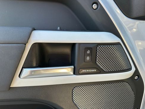 Used 2023 Land Rover Defender 110 S image 20