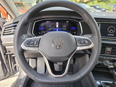 Used 2022 Volkswagen Jetta SE FWD image 23