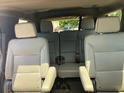 Used 2021 GMC Yukon SLT w/ SLT Premium Package RWD image 12