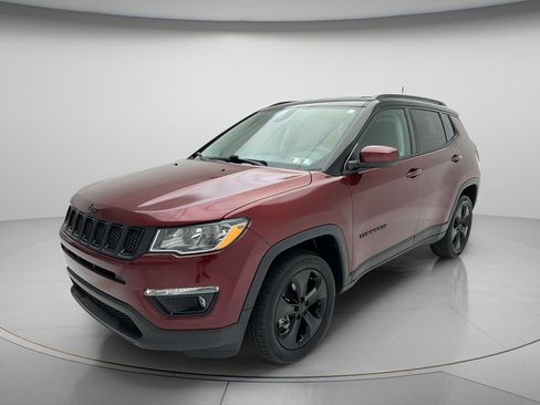 Used 2021 Jeep Compass Latitude AWD/4WD image 3