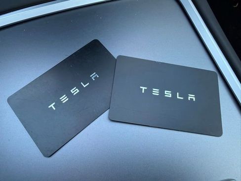 Used 2024 Tesla Model Y 2WD image 17