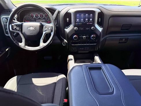 Used 2021 Chevrolet Silverado 1500 LT Trail Boss w/ Bed Protection Package AWD/4WD image 16