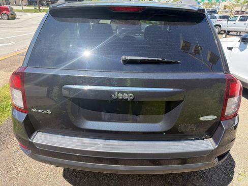 Used 2015 Jeep Compass Latitude AWD/4WD image 16