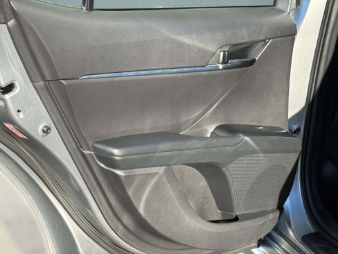 Used 2020 Toyota Camry SE image 21